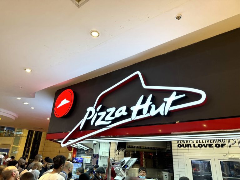 How Many Calories in Pizza Hut Pizza?