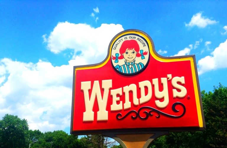 What Time Does Wendy’s Start Serving Lunch? (Lunch Menu With Calories 2024)