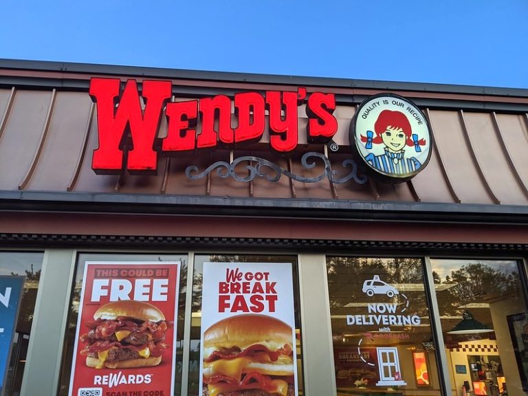 What Time Does Wendy’s Close & Open in 2024?
